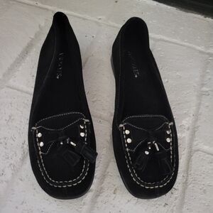 AEROSOLES Black Tassel Loafers Womens 9 Suede Slip-on Comfort